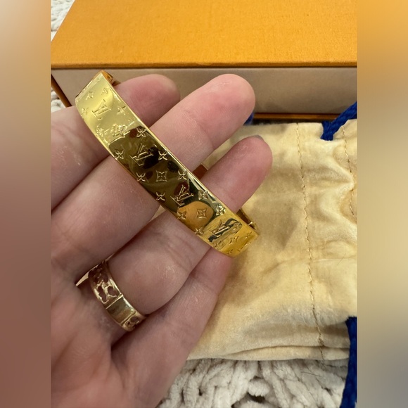 Louis Vuitton gold monogram bracelet - Picture 2 of 5